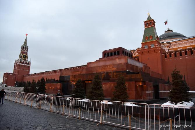 Большая часть россиян выступила за захоронение Ленина Большая часть россиян выступила за захоронение Ленина