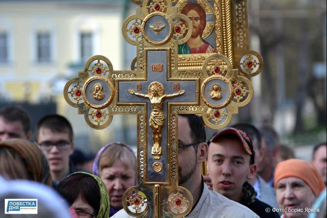 Около 700 км пройдут участники крестного хода из Тобольска в Екатеринбург Около 700 км пройдут участники крестного хода из Тобольска в Екатеринбург