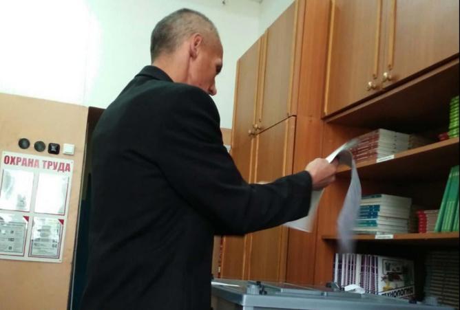 Валентин Добрынин: «Не будет у нас ни украинских, ни германских, ни кыргызстанских вариантов» /фото Повестка дня