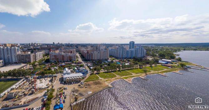 Набережная Верх-Исетского пруда. автор: Антон Фадеев, 2016,Fly-Ural.ru