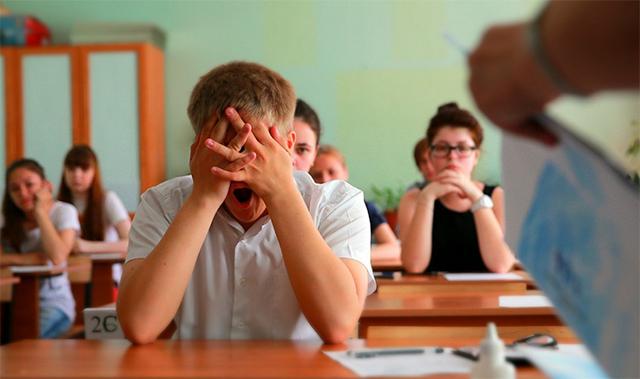  56% россиян считают, что для сдачи ЕГЭ недостаточно школьных знаний