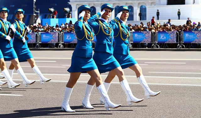 Женское лицо армии Казахстана