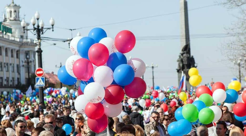 Есть праздник 3 мая. Майские праздники. Праздники май. Праздник объединяет. Майские праздники в Москве.