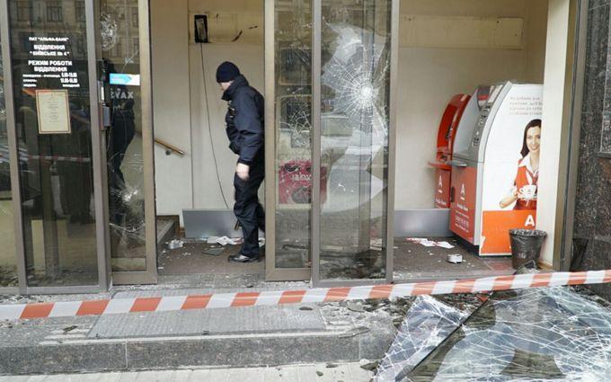 погромы российских банков в Киеве видео