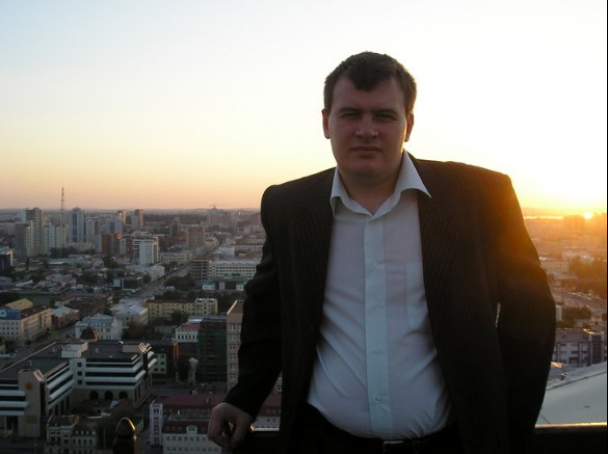 По факту избиения оппонента барда Новикова возбуждено уголовное дело