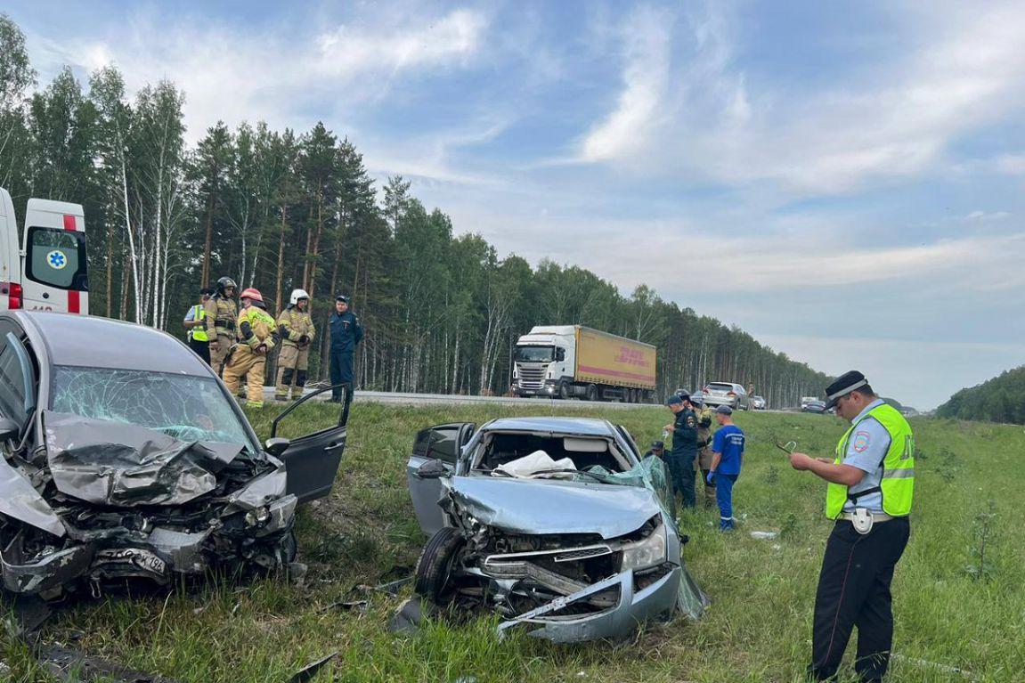 Автоавария лобовое столкновение