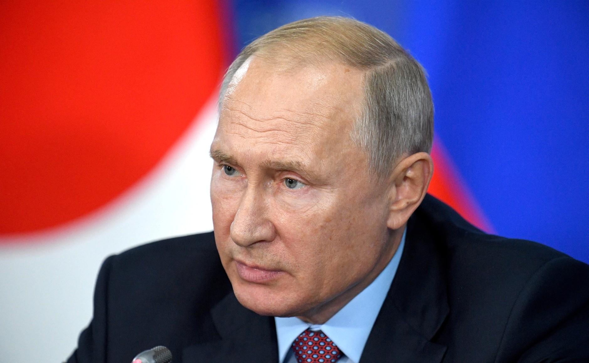 Путин внес в Думу законопроект о частичной декриминализации статьи за экстремизм