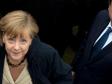 Канцлер ФРГ Ангела Меркель и президент Франции Франсуа Олланд в ходе телефонных переговоров выступили за проведение 7 июля чрезвычайного саммита Евросоюза по ситуации в Греции
