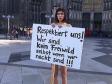 Швейцарская художница Мило Муаре в центре Кельна вышла на «голый протест»