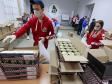Уральские добровольцы акции #МыВместе доставят 900 продуктовых наборов нуждающимся