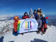 Альпинисты водрузили флаг 300-летия Екатеринбурга на вершине Эльбруса