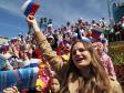 В День России уральцы исполнили любимые песни на Плотинке