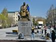 Студенты помыли памятник Попову в честь Дня радио (фото)