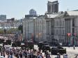 На земле и в воздухе: как Екатеринбург отпраздновал День Победы (фото)