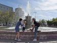 Лето близко: в уральской столице начался сезон городских фонтанов (фото)