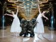 Балерины и военные устроили фотосессию в екатеринбургском метро