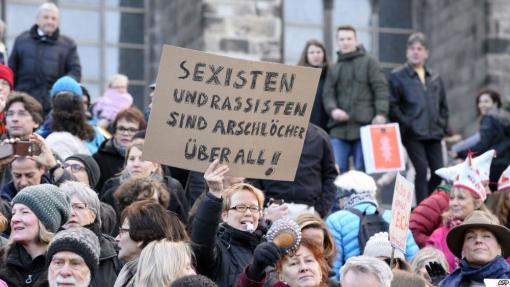 В Кельне проходят массовые акции протеста