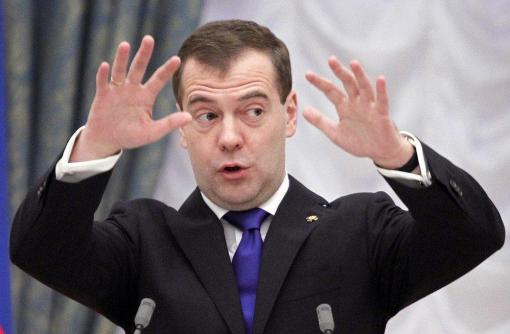 Медведев требует, чтобы россияне жили дольше