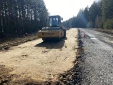 На Среднем Урале ремонтируют дороги к популярным местам отдыха