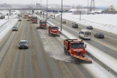 251 единица техники очищала от снега свердловские дороги