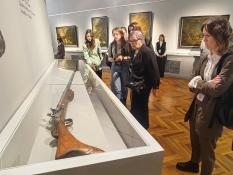 Уникальные предметы охотничьего искусства привезли в «Эрмитаж-Урал» (фото)