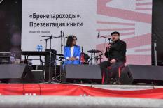 «Красная строка» на три дня стала центром книжного притяжения Екатеринбурга (фото)