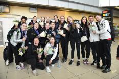 В Кольцово встретили уральских волейболисток, завоевавших серебро Чемпионата России