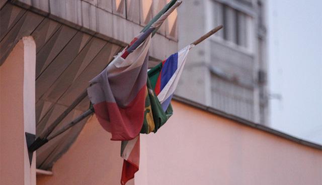 Главу Сысертского городского округа Александра Карамышева наказали за нарушение закона о государственном флаге России