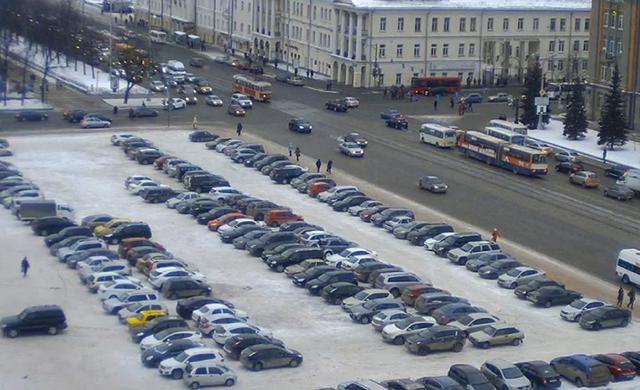 Центральную площадь Екатеринбурга закроют для автомобилистов