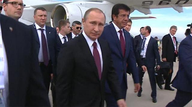 Путин прилетел в Анталию на саммит G20