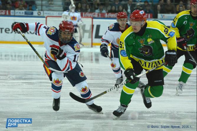 Свердловские чиновники проиграли хоккейной команде Шипулина