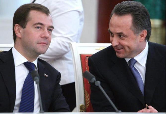 Медведев представил Мутко