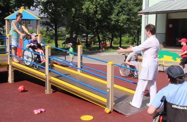 Игровые площадки для детей-инвалидов