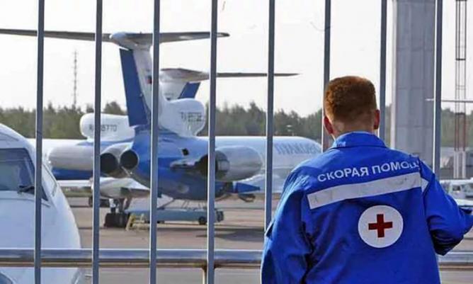 В аэропорту «Кольцово» умер пассажир, прилетевший из Праги