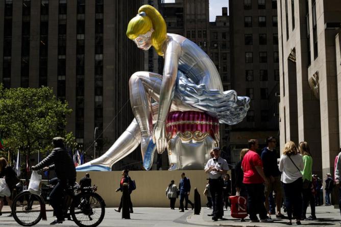 Скульптура в центре Нью-Йорка копирует советскую статуэтку