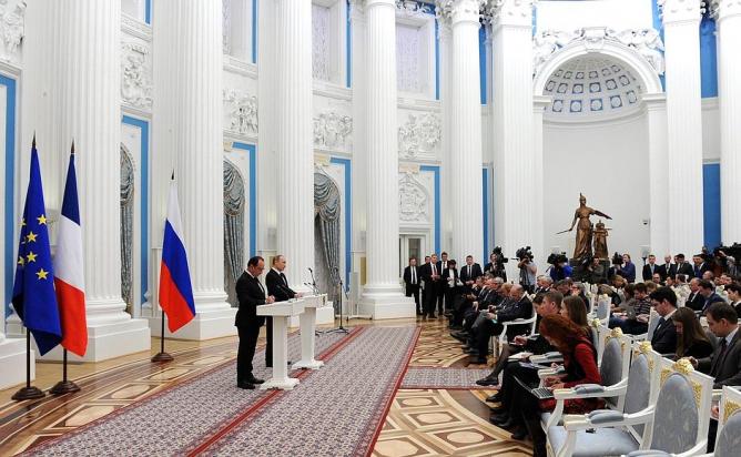 Путин и Олланд обсудили в Москве совместную борьбу с терроризмом