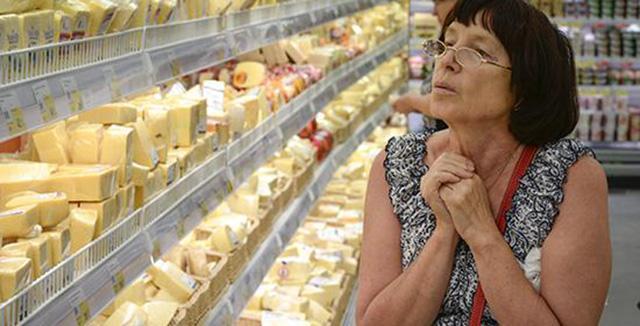 Правительство России подготовило и внесло в администрацию президента документ о продлении продуктового эмбарго