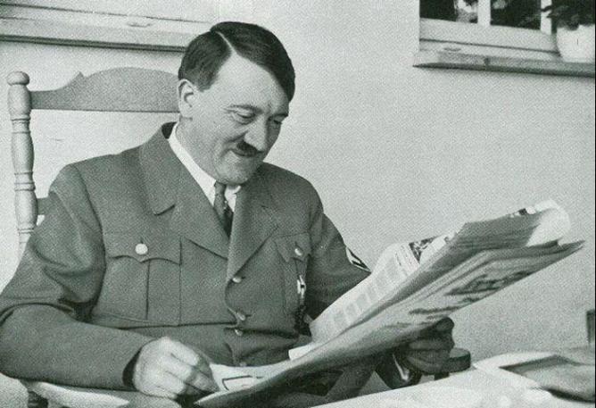 В Нидерландах продавали детские раскраски с Гитлером