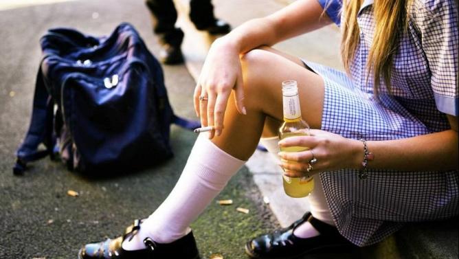 Минпромторг собирается разрешить торговлю алкоголем рядом со школами