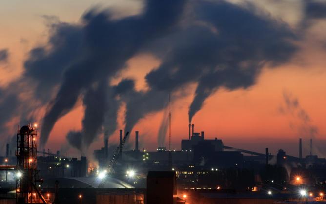 В атмосфере Екатеринбурга увеличилось число вредных выбросов