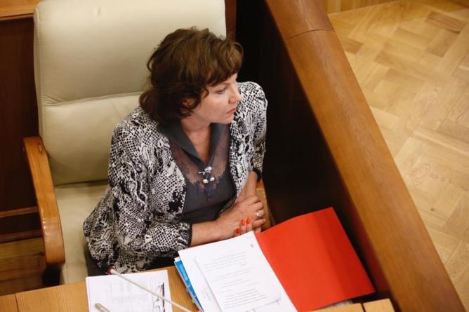 Галина Кулаченко на заседании Законодательного Собрания СО