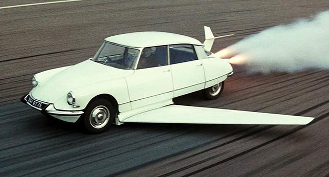 Первая идея создать автолет, гибрид легкового автомобиля и самолета, принадлежала авторам фильма о приключениях Фантомаса