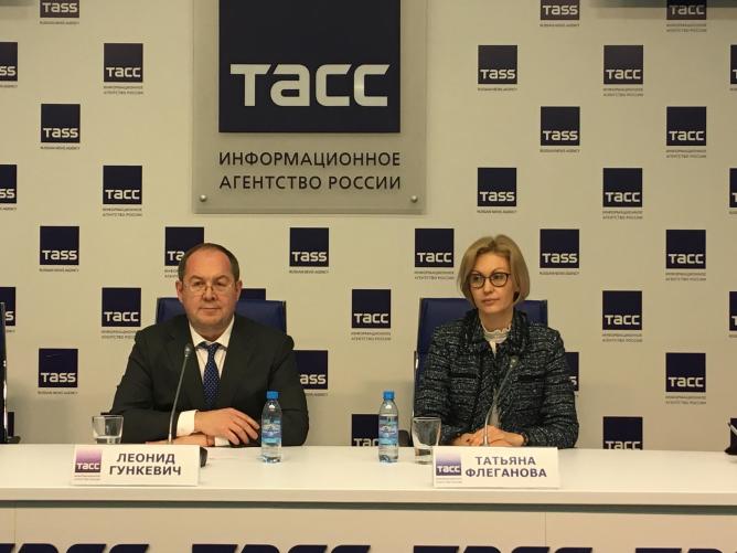 Леонид Гункевич и Татьяна Флеганова на пресс-конференции в ТАСС-Урал ИА "Повестка дня"