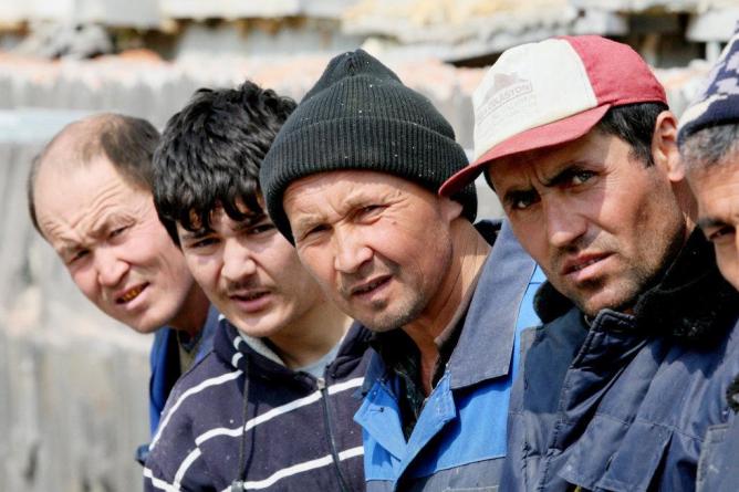 Общественная организация «Вахдат» открыла в Сургуте курсы русского языка для мигрантов
